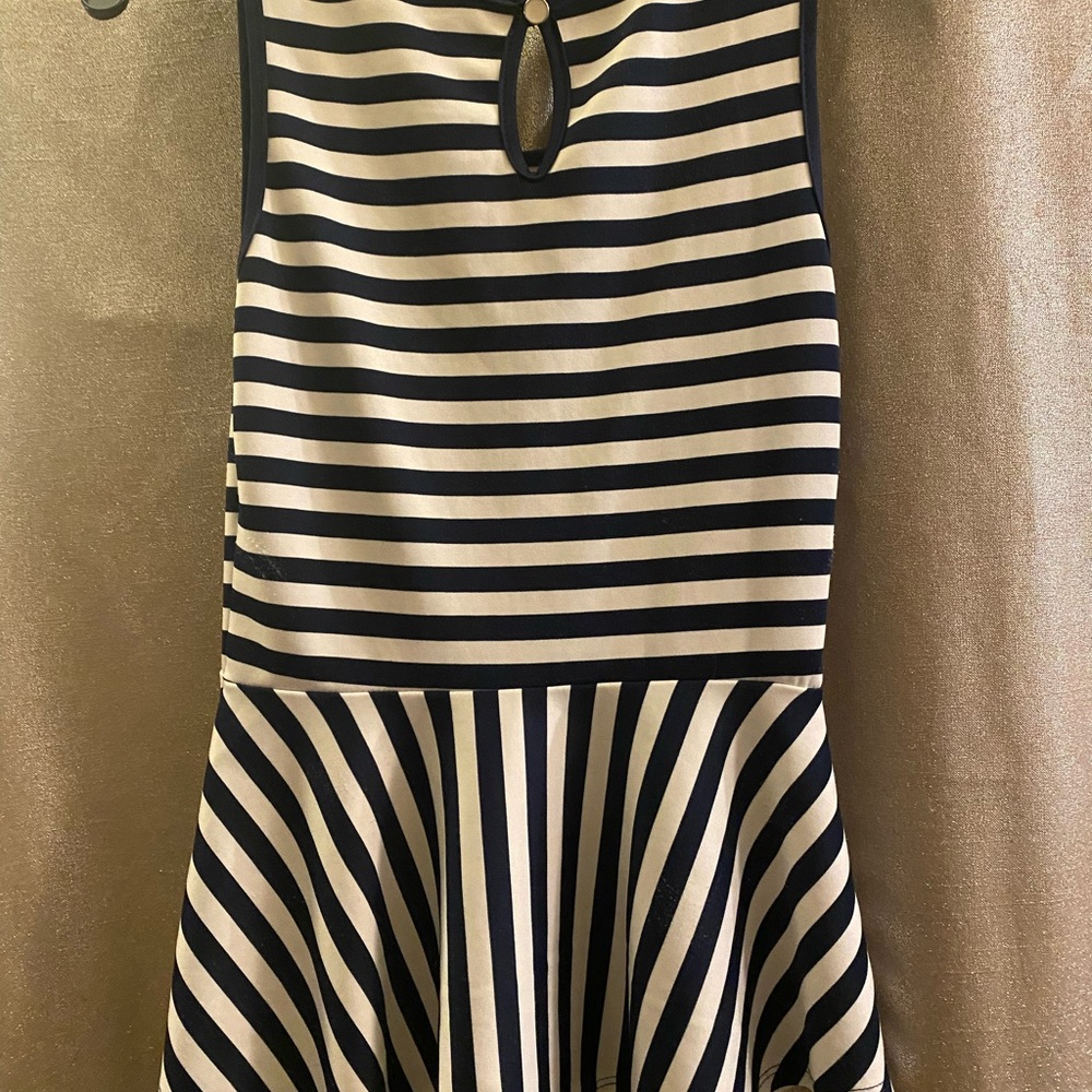 Girls dress size M - Picture 9 of 10